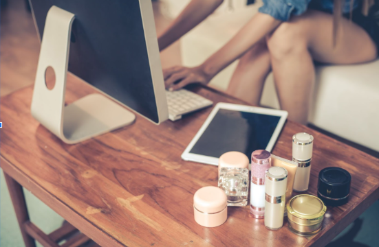 Digital Transformation in Professional Skincare: How E-Commerce is Revolutionizing Beauty Access